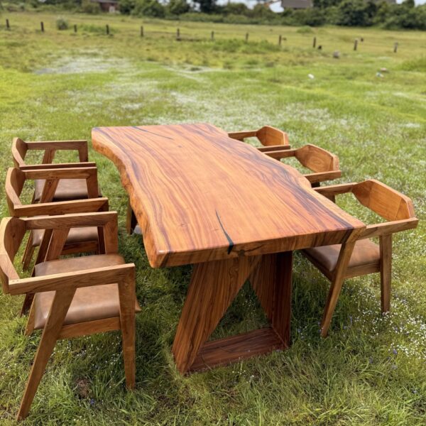 Solid Wood Dinning Table set (6x3feet) with chairs