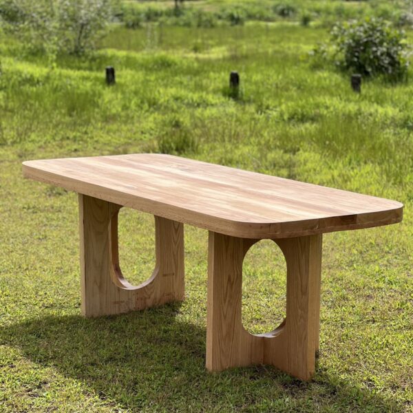 Solid Oak Wooden  Dinning Table (6x3feet)