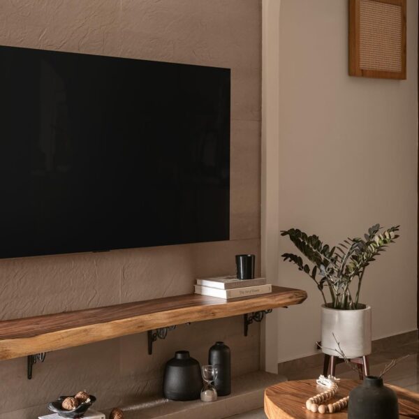 LiveEdge Floating Media  Unit